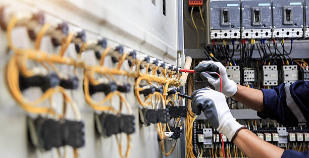 Professional Electrician technician working in Mount Vista, WA